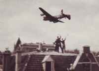 Lancaster Bommenwerpers boven den Haag